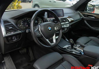 Подержанный автомобиль BMW X3 2019 года (19 фото)