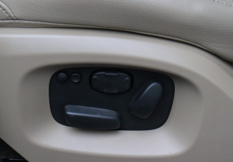 Подержанный автомобиль Land Rover Range Rover Sport 2015 года (13 фото)