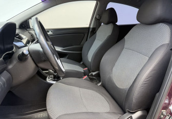 Подержанный автомобиль Hyundai Solaris Sedan 2011 года (10 фото)