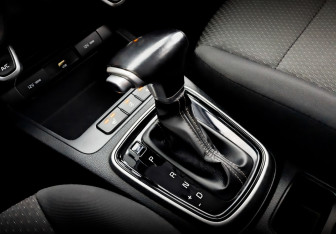 Подержанный автомобиль Kia Rio Hatchback 2021 года (27 фото)