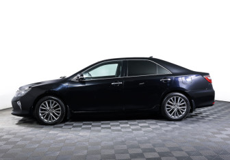 Подержанный автомобиль Toyota Camry Sedan 2018 года (8 фото)