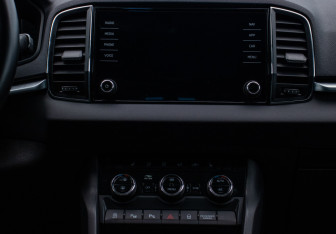 Подержанный автомобиль Skoda Karoq 2020 года (14 фото)