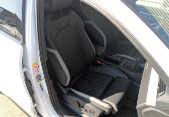 Подержанный автомобиль Audi Q3 2025 года (24 фото)