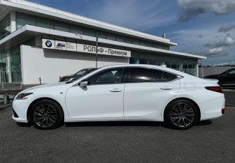 Подержанный автомобиль Lexus ES 2020 года (8 фото)