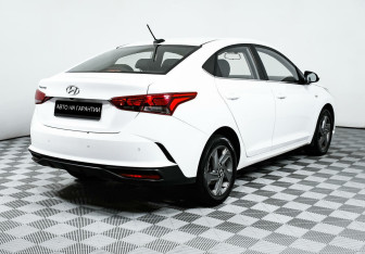 Подержанный автомобиль Hyundai Solaris Sedan 2021 года (5 фото)
