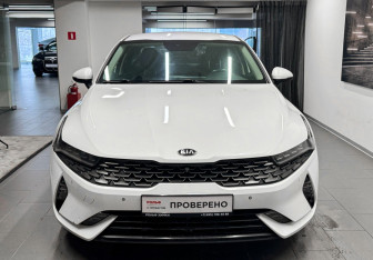 Подержанный автомобиль Kia K5 2021 года (2 фото)