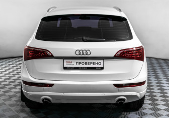 Подержанный автомобиль Audi Q5 2011 года (6 фото)