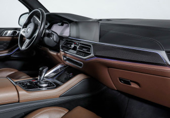 Подержанный автомобиль BMW X5 M 2021 года (9 фото)