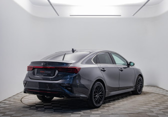Подержанный автомобиль Kia Cerato Sedan 2021 года (5 фото)