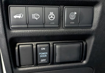 Подержанный автомобиль Infiniti QX80 2018 года (29 фото)