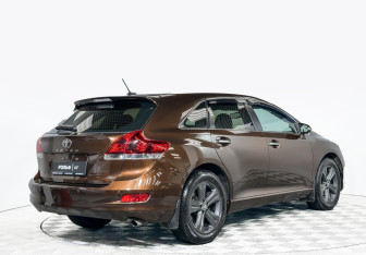 Подержанный автомобиль Toyota Venza 2013 года (5 фото)