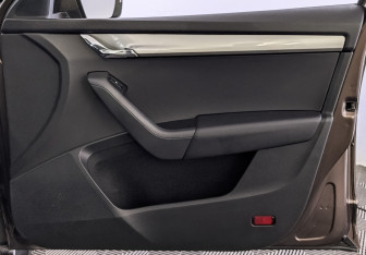 Подержанный автомобиль Skoda Octavia Liftback 2017 года (25 фото)