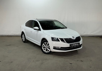 Подержанный автомобиль Skoda Octavia Liftback 2017 года (3 фото)