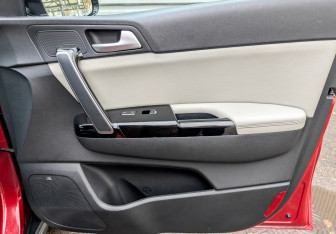 Подержанный автомобиль Kia Sportage 2016 года (25 фото)