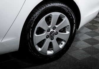 Подержанный автомобиль Opel Insignia Sedan 2014 года (15 фото)