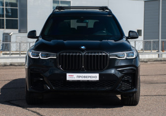 Подержанный автомобиль BMW X7 2020 года (2 фото)