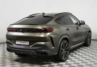 Подержанный автомобиль BMW X6 2021 года (5 фото)