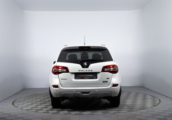 Подержанный автомобиль Renault Koleos 2013 года (6 фото)