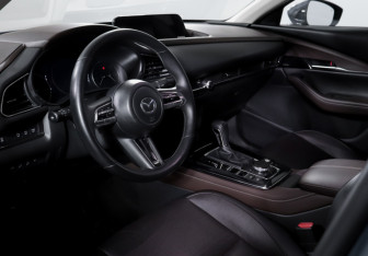 Подержанный автомобиль Mazda CX-30 2021 года (14 фото)