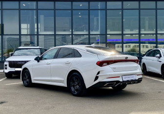 Подержанный автомобиль Kia K5 2020 года (7 фото)