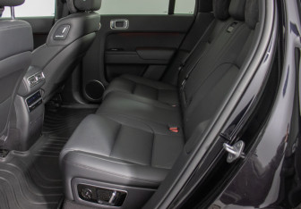 Подержанный автомобиль LiXiang L7 2023 года (11 фото)