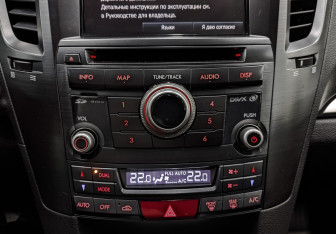 Подержанный автомобиль Subaru Outback Wagon 2012 года (20 фото)