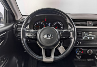 Подержанный автомобиль Kia Rio Hatchback 2021 года (21 фото)