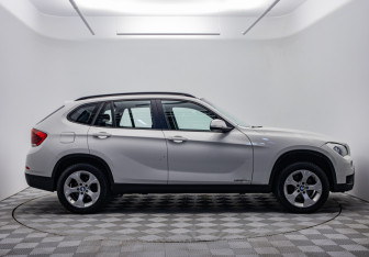 Подержанный автомобиль BMW X1 2013 года (4 фото)