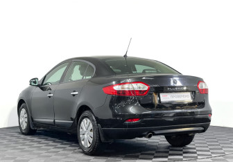 Подержанный автомобиль Renault Fluence 2012 года (7 фото)