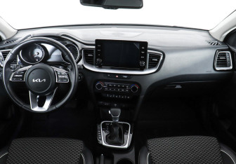 Подержанный автомобиль Kia Ceed Wagon 2021 года (6 фото)