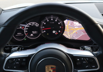 Подержанный автомобиль Porsche Panamera Wagon 2018 года (11 фото)