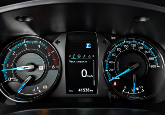 Подержанный автомобиль Toyota Hilux 2021 года (13 фото)