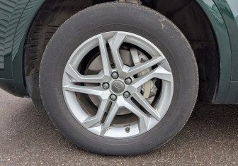 Подержанный автомобиль Audi Q5 2019 года (12 фото)