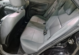 Подержанный автомобиль Nissan Almera Classic 2012 года (17 фото)