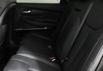 Подержанный автомобиль Hyundai Santa Fe 2019 года (11 фото)