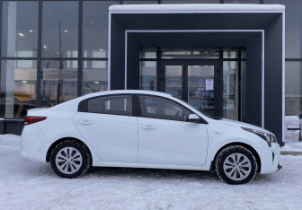 Подержанный автомобиль Kia Rio Sedan 2020 года (5 фото)