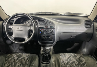 Подержанный автомобиль Chevrolet Lanos 2008 года (12 фото)