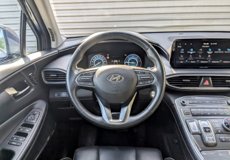 Подержанный автомобиль Hyundai Santa Fe 2021 года (22 фото)