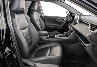 Подержанный автомобиль Toyota RAV4 2022 года (24 фото)