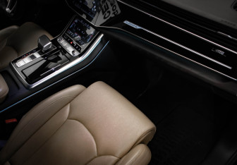 Подержанный автомобиль Audi Q7 2021 года (29 фото)