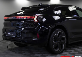 Подержанный автомобиль Zeekr 001 2023 года (37 фото)