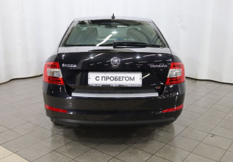 Подержанный автомобиль Skoda Octavia Liftback 2013 года (5 фото)
