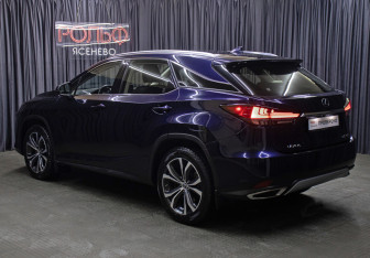 Подержанный автомобиль Lexus RX 2021 года (7 фото)