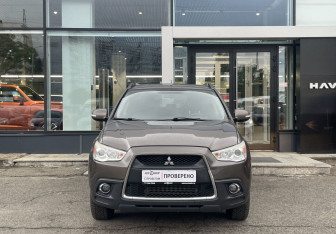Подержанный автомобиль Mitsubishi ASX 2011 года (2 фото)