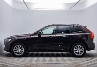 Подержанный автомобиль Volvo XC60 2018 года (8 фото)