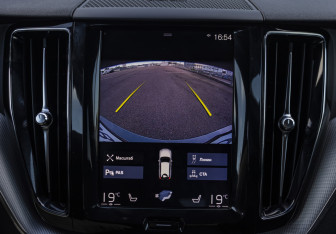 Подержанный автомобиль Volvo XC60 2018 года (15 фото)