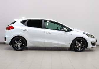 Подержанный автомобиль Kia Ceed Hatchback 2017 года (4 фото)