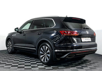 Подержанный автомобиль Volkswagen Touareg 2019 года (7 фото)