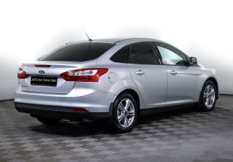 Подержанный автомобиль Ford Focus Sedan 2014 года (5 фото)