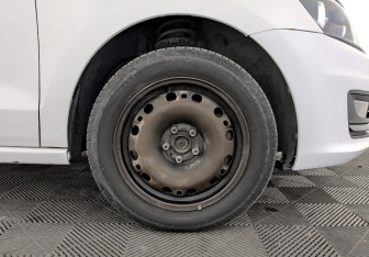 Подержанный автомобиль Volkswagen Polo Sedan 2019 года (18 фото)